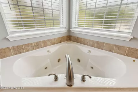 Bath - 96266 Dowling Dr, Yulee, FL 32097 photo 6 of 13