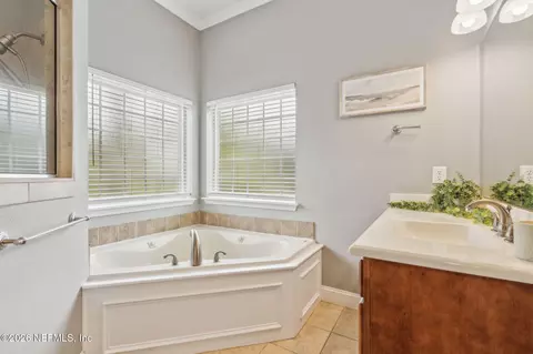 Bath - 96266 Dowling Dr, Yulee, FL 32097 photo 2 of 13