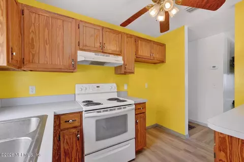 Kitchen - 7370 Woodward Rd, Saint Augustine, FL 32092 photo 5 of 7