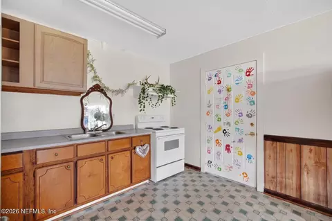 Kitchen - 7370 Woodward Rd, Saint Augustine, FL 32092 photo 7 of 7