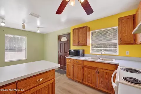 Kitchen - 7370 Woodward Rd, Saint Augustine, FL 32092 photo 3 of 7