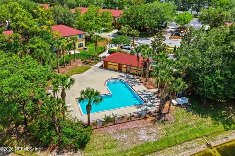 347 Redwood Ln, Saint Johns, FL 32259