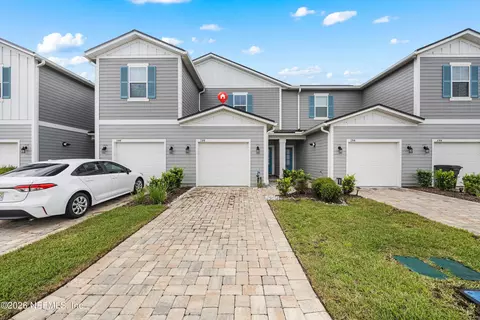 296 Brandon Lakes Dr, Jacksonville, FL 32223