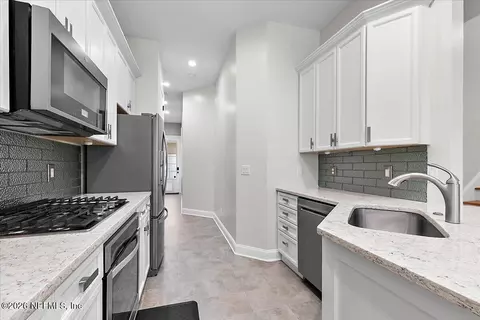 Entry Way - 614 S Loop Pkwy, Saint Augustine, FL 32095 photo 1 of 2