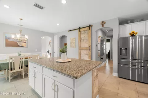 Kitchen - 18 Tarbert Ln, Saint Augustine, FL 32092 photo 4 of 5
