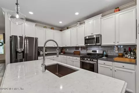 Kitchen - 209 Rivercliff Trl, Saint Augustine, FL 32092 photo 3 of 10