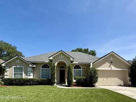 372 Maplewood Dr, Saint Johns, FL 32259