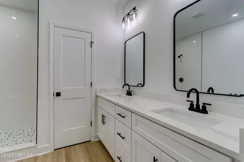 Bath - 223 S 7th St, Macclenny, FL 32063 photo 4 of 5