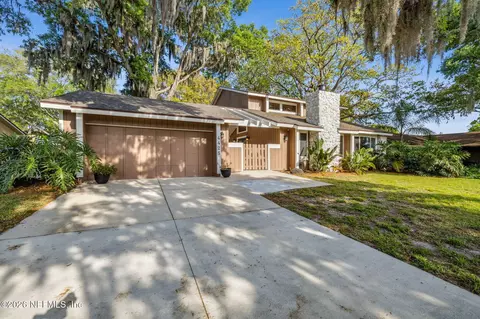 4425 Beacon Dr W, Jacksonville, FL 32225