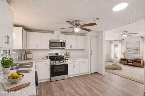 7624 Timberwood Dr, Jacksonville, FL 32256