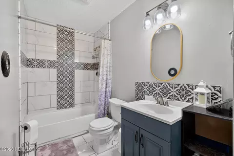 Bath - 41 N Whitney St, Saint Augustine, FL 32084 photo 1 of 2