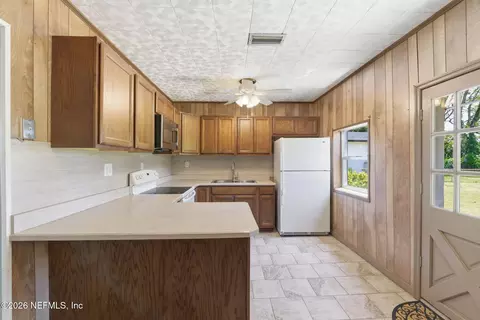 Kitchen - 5 Beacon St, Saint Augustine, FL 32084 photo 2 of 4