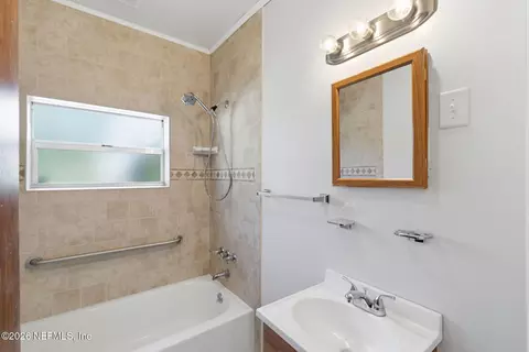 Bath - 5 Beacon St, Saint Augustine, FL 32084 photo 1 of 1