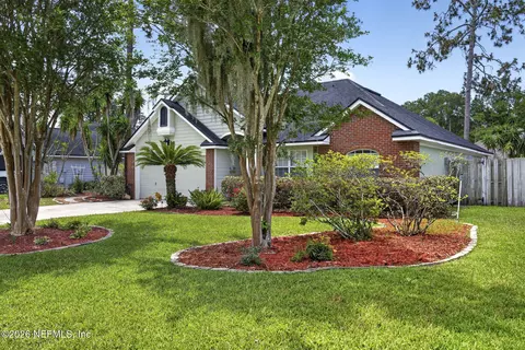 293 Maplewood Dr, Saint Johns, FL 32259