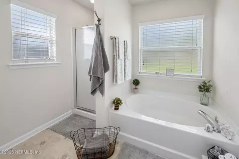 Bath - 76097 Tideview Ln, Yulee, FL 32097 photo 2 of 7