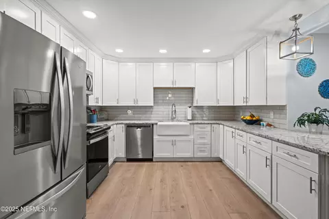Kitchen - 86183 Meadowfield Bluffs Rd, Yulee, FL 32097 photo 3 of 3