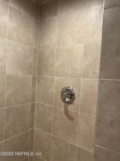 Bath - 86183 Meadowfield Bluffs Rd, Yulee, FL 32097 photo 7 of 9
