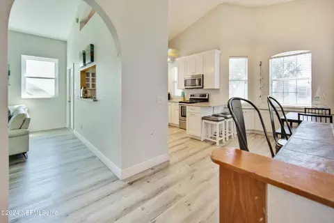 Entry Way - 10 3rd St, Saint Augustine, FL 32080 photo 2 of 3