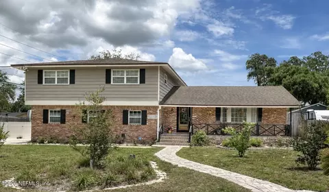 2705 Holly Ridge Dr, Orange Park, FL 32073