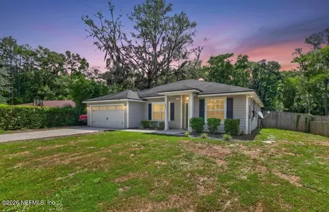 873 Grace Cir E, Jacksonville, FL 32205