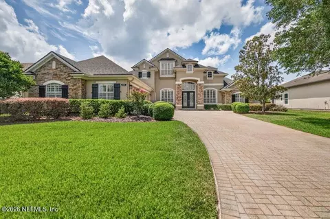 824 E Dorchester Dr, Saint Johns, FL 32259
