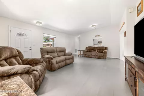 Living - 507 Gentian Rd, Saint Augustine, FL 32086 photo 1 of 2