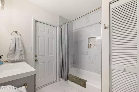 Bath - 507 Gentian Rd, Saint Augustine, FL 32086 photo 4 of 6
