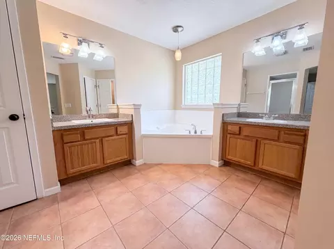 Bath - 2775 Ravines Rd, Middleburg, FL 32068 photo 1 of 3