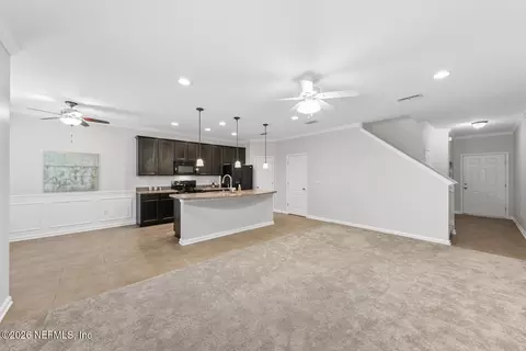 486 Walnut Dr, Saint Johns, FL 32259