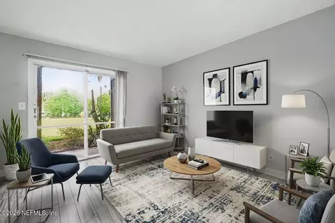 Living - 22 Comares Ave #1C, Saint Augustine, FL 32080 photo 6 of 6