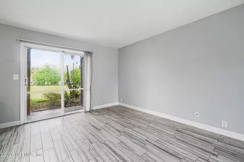 Living - 22 Comares Ave #1C, Saint Augustine, FL 32080 photo 5 of 6