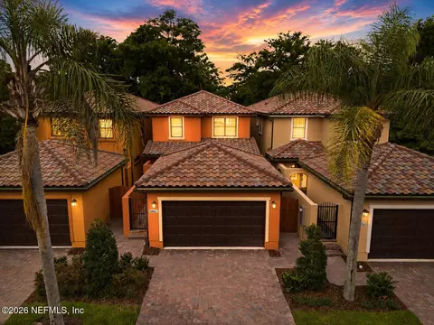 8861 Amalfi Ct, Jacksonville, FL 32217