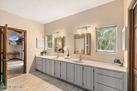 Bath - 6443 Jack Wright Island Rd, Saint Augustine, FL 32092 photo 3 of 4