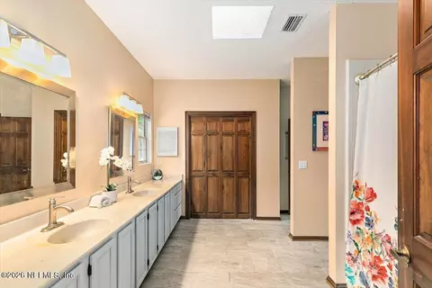 Bath - 6443 Jack Wright Island Rd, Saint Augustine, FL 32092 photo 4 of 4