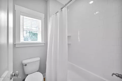 Bath - 472 Ridgeway Rd, Saint Augustine, FL 32080 photo 4 of 4
