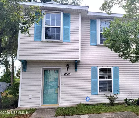 2525 Haywood Estates Ln, Atlantic Beach, FL 32233