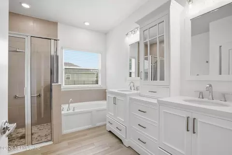 Bath - 48 Martello Dr, Saint Augustine, FL 32092 photo 1 of 4