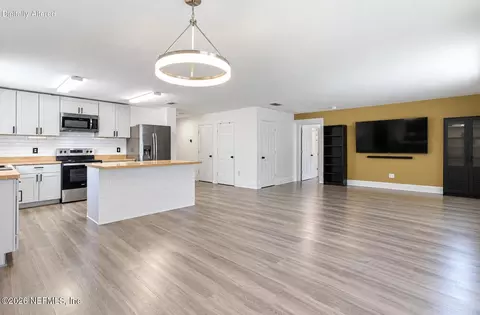 6405 Barrington Cove Ln, Jacksonville, FL 32218