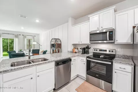 Kitchen - 119 Talulla Trl, Saint Augustine, FL 32095 photo 3 of 4