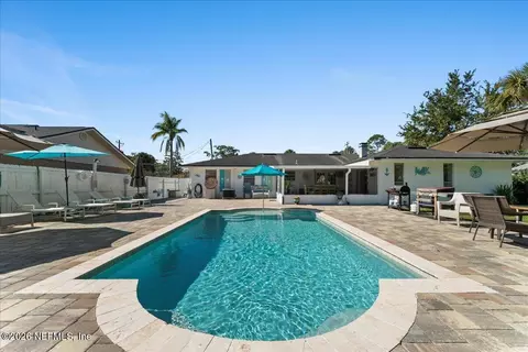 Exterior - 3943 Eunice Rd, Jacksonville, FL 32250 photo 10 of 13