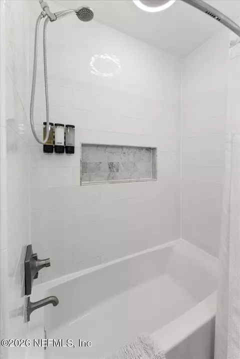 Bath - 3943 Eunice Rd, Jacksonville, FL 32250 photo 5 of 5