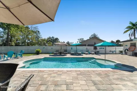 Exterior - 3943 Eunice Rd, Jacksonville, FL 32250 photo 8 of 13