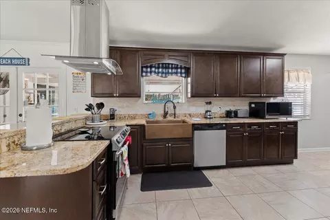 Kitchen - 3943 Eunice Rd, Jacksonville, FL 32250 photo 2 of 3