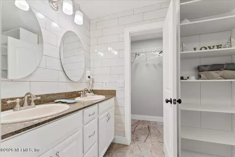 Bath - 3943 Eunice Rd, Jacksonville, FL 32250 photo 2 of 5