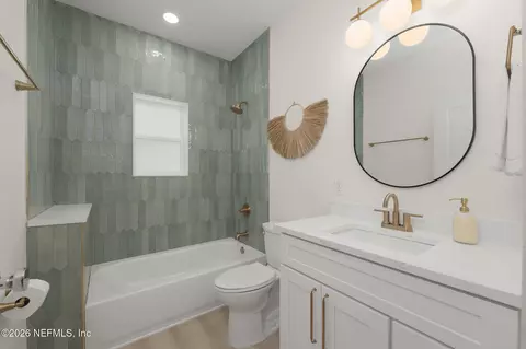 Bath - 688 Madeore St, Saint Augustine, FL 32084 photo 5 of 6