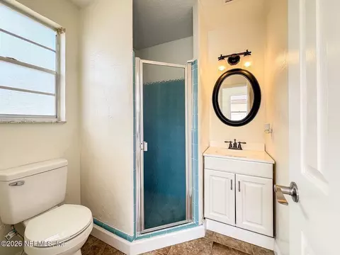 Bath - 129 Holland Rd, Ormond Beach, FL 32176 photo 1 of 2