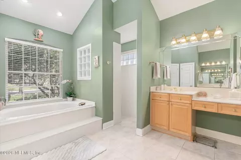 Bath - 700 Pinecrest Isle Ct, Saint Augustine, FL 32092 photo 7 of 7
