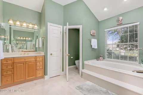 Bath - 700 Pinecrest Isle Ct, Saint Augustine, FL 32092 photo 5 of 7