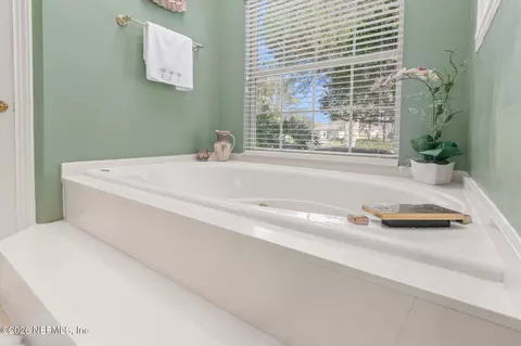 Bath - 700 Pinecrest Isle Ct, Saint Augustine, FL 32092 photo 6 of 7