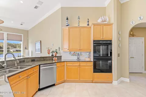 Kitchen - 700 Pinecrest Isle Ct, Saint Augustine, FL 32092 photo 3 of 6